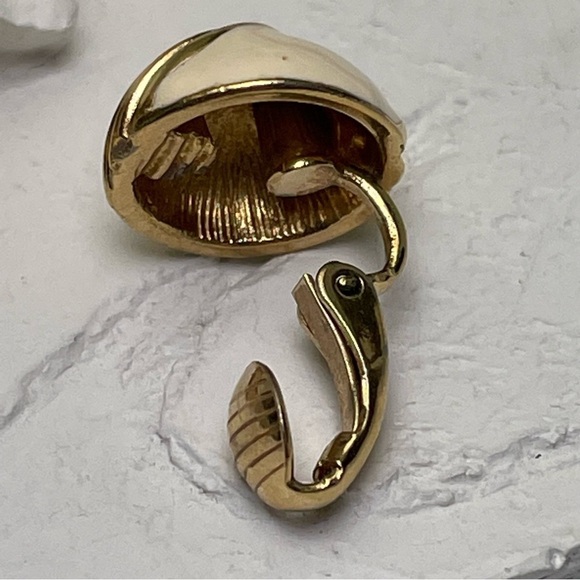 Vintage Small Dome Style Gold and Cream Enamel Clip On Earrings - Picture 2 of 10
